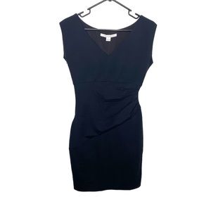 DVF Bevin dress in black slimming size 4 EUC